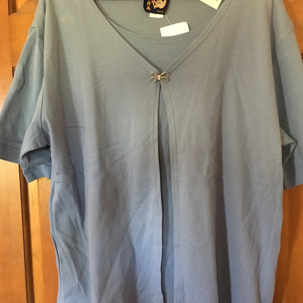 New Maternity nursing top. Size Large